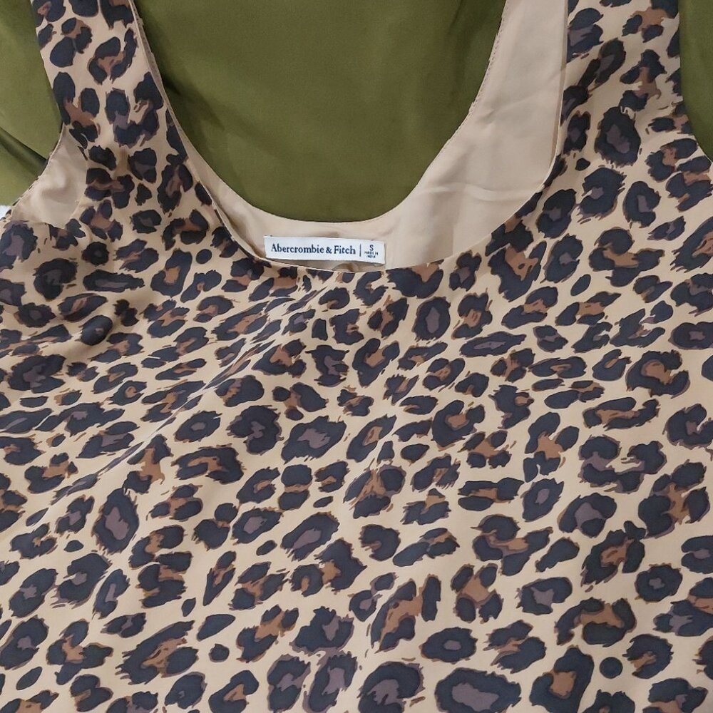 Womens Abercrombie And Fitch Blouse Silky Sz S  New no tags leopard print